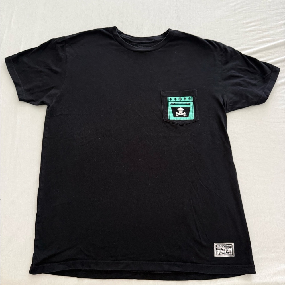 Johnny CupcakesBlack Graphic T-Shirt with Pocket Large